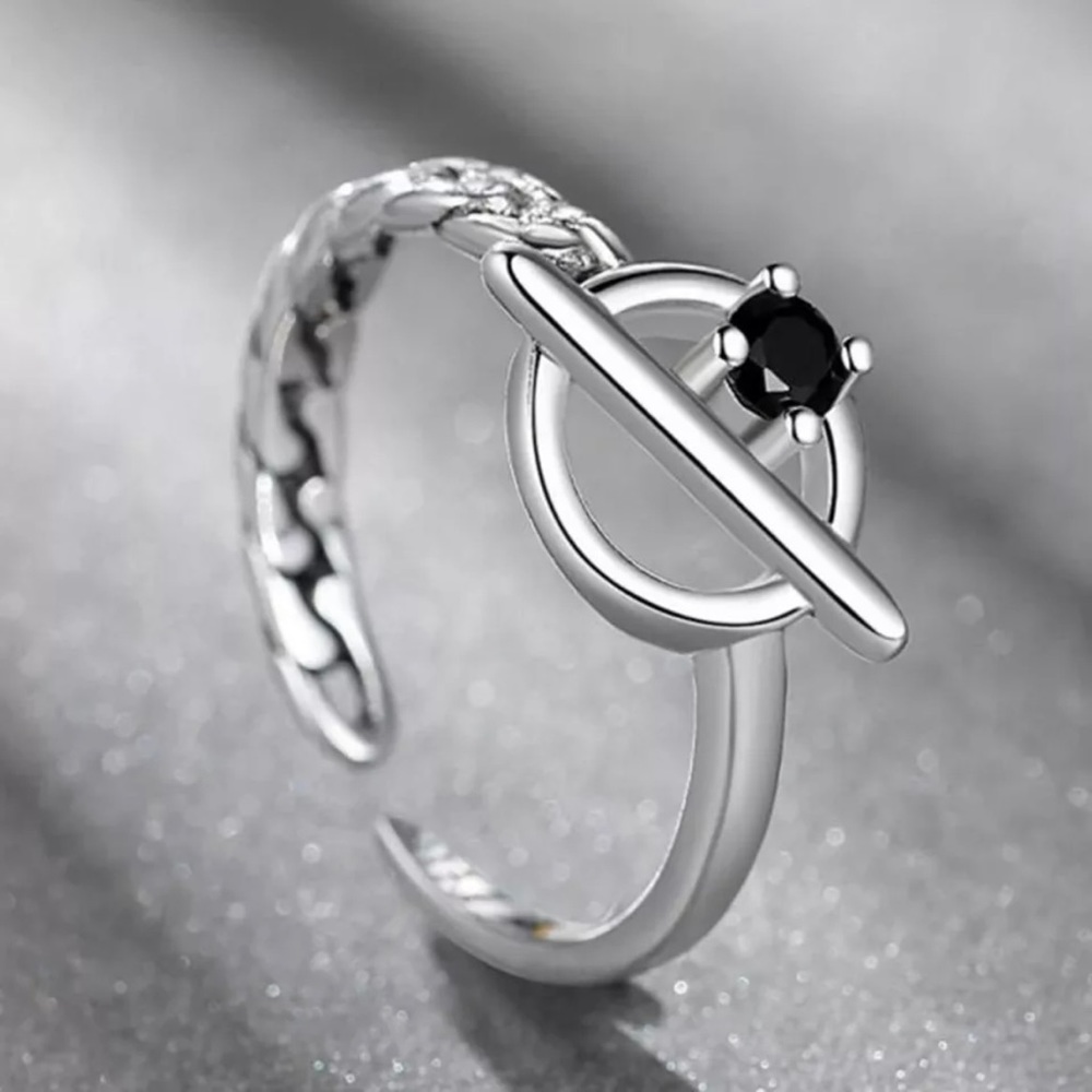 Lovely 925 Sterling Silver Ring